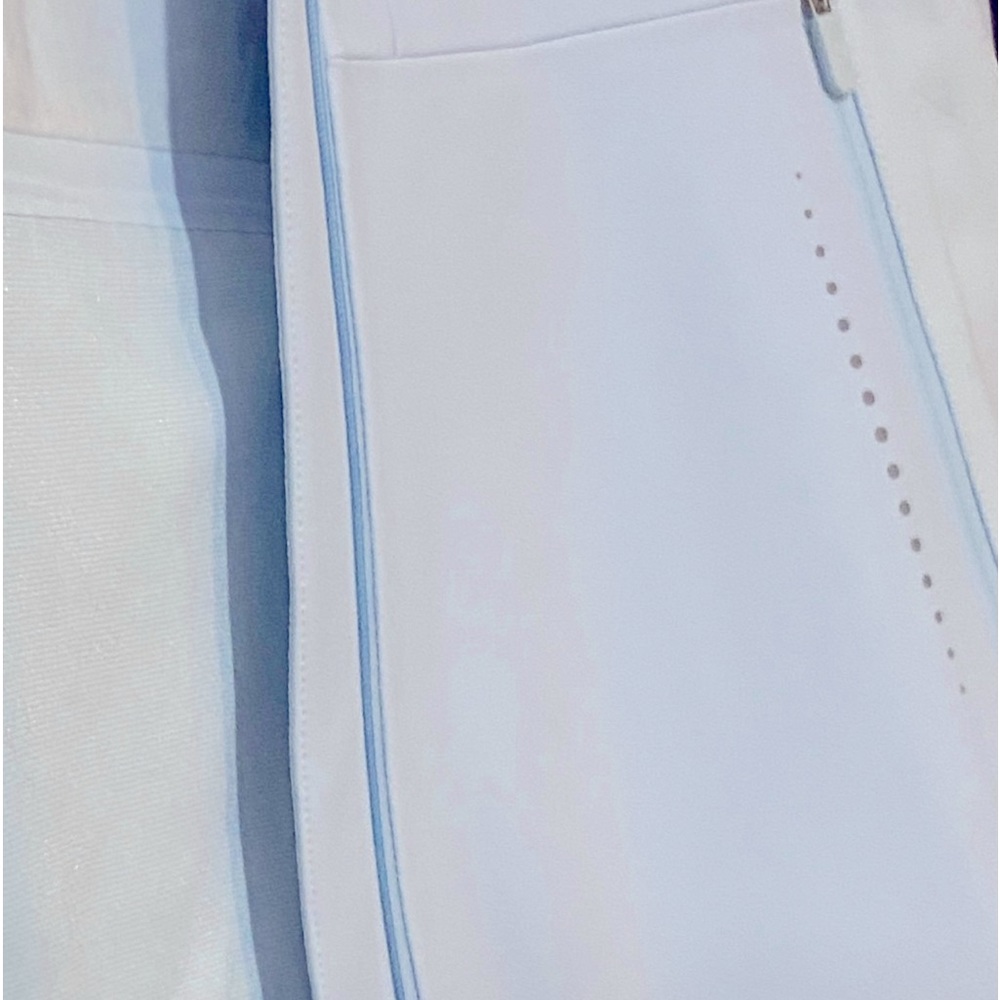 NEW Lululemon Cross Chill Jacket Baby/Powder Blue - Picture 3 of 13